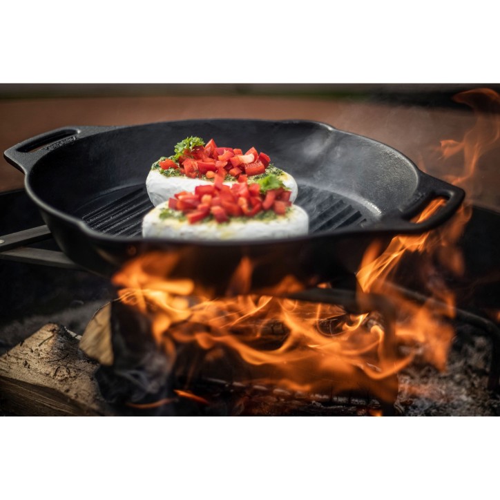 GRILL FIRE SKILLET WITH TWO HANDLES PETROMAX gp30h-t (ø30 cm/2,5 liters) GRILL FIRE SKILLET WITH TWO HANDLES PETROMAX gp30h-t (ø30 cm/2,5 liters)