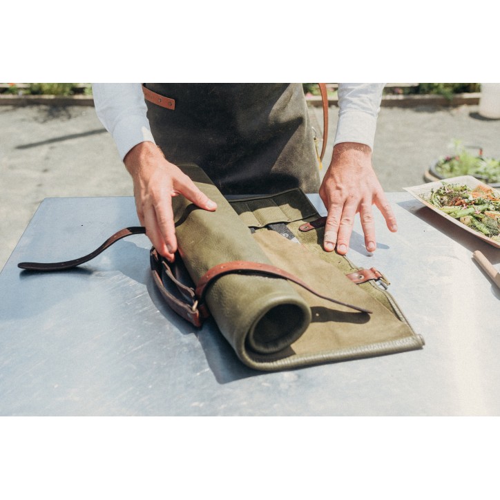 LEATHER KNIFE ROLL - 9 POCKETS WITLOFT (GREEN/COGNAC) LEATHER KNIFE ROLL - 9 POCKETS WITLOFT (GREEN/COGNAC)