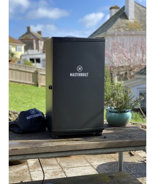 FUMOIR DIGITAL ÉLECTRIQUE 30'' MASTERBUILT (MES130B)