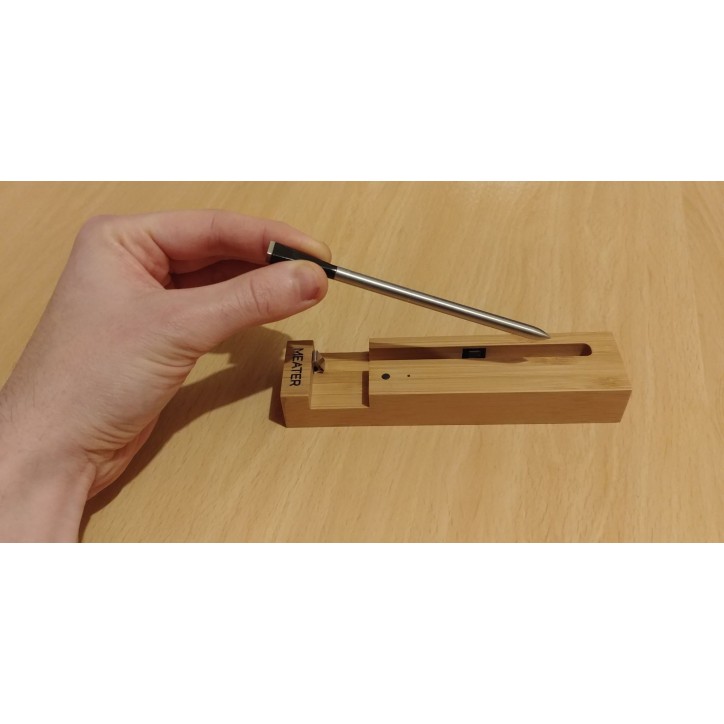 WIRELESS SMART MEAT THERMOMETER MEATER WIRELESS SMART MEAT THERMOMETER MEATER