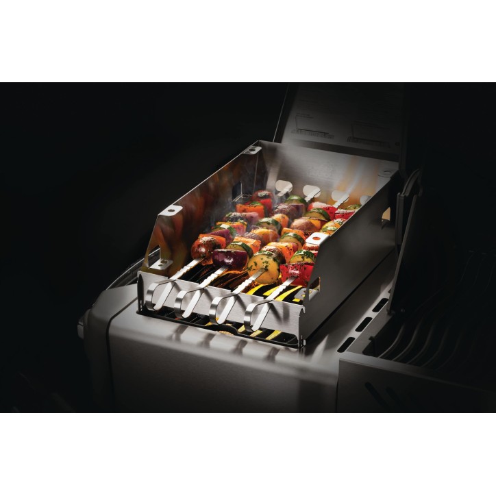 PROTECTOR DE VIENTO Y SOPORTE PARA BROCHETAS PARA SIZZLE ZONE™ PEQUEÑA NAPOLEON PROTECTOR DE VIENTO Y SOPORTE PARA BROCHETAS PARA SIZZLE ZONE™ PEQUEÑA NAPOLEON