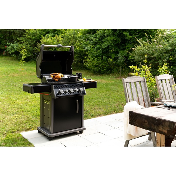 BARBECUE NAPOLEON ROGUE 425 WITH SIDE AND REAR BURNER + ROTISSERIE SET BLACK BARBECUE NAPOLEON ROGUE 425 WITH SIDE AND REAR BURNER + ROTISSERIE SET BLACK