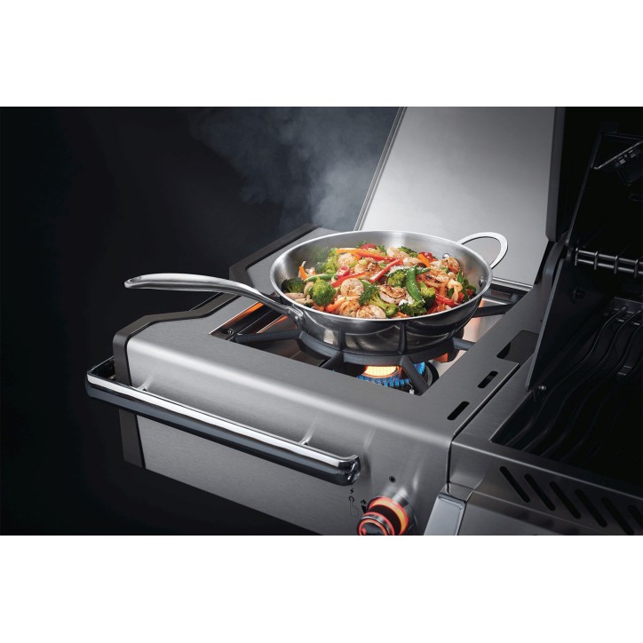 BARBECUE NAPOLEON PRESTIGE PRO 825 À BRÛLEUR LATÉRAL DOUBLE, BRÛLEURS DE CUVE ET ARRIÈRE INFRAROUGES INOX