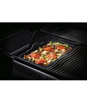 ENAMELED GRIDDLE WITH HANDLES NAPOLEON. Fits ROGUE 425/525/625 and all PRESTIGE (PRO)