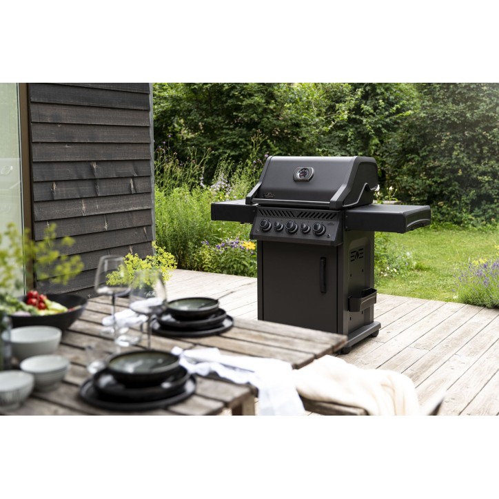 BARBECUE NAPOLEON PHANTOM ROGUE SE 425 À BRÛLEURS LATÉRAL ET ARRIÈRE INFRAROUGES NOIR MAT BARBECUE NAPOLEON PHANTOM ROGUE SE 425 À BRÛLEURS LATÉRAL ET ARRIÈRE INFRAROUGES NOIR MAT
