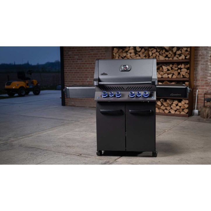 BARBECUE NAPOLEON PHANTOM PRESTIGE 500 À BRÛLEURS LATÉRAL ET ARRIÈRE INFRAROUGES NOIR MAT BARBECUE NAPOLEON PHANTOM PRESTIGE 500 À BRÛLEURS LATÉRAL ET ARRIÈRE INFRAROUGES NOIR MAT